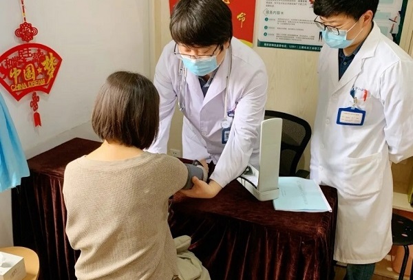 健康服务点进工地，看病咨询不再难